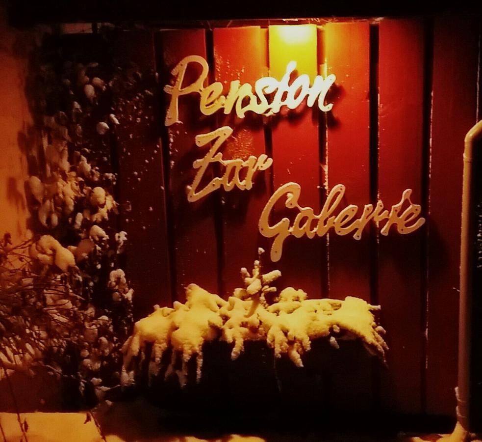 Hotel Garni & Oma'S Heuhotel 'Pension Zur Galerie' Barby Exterior foto